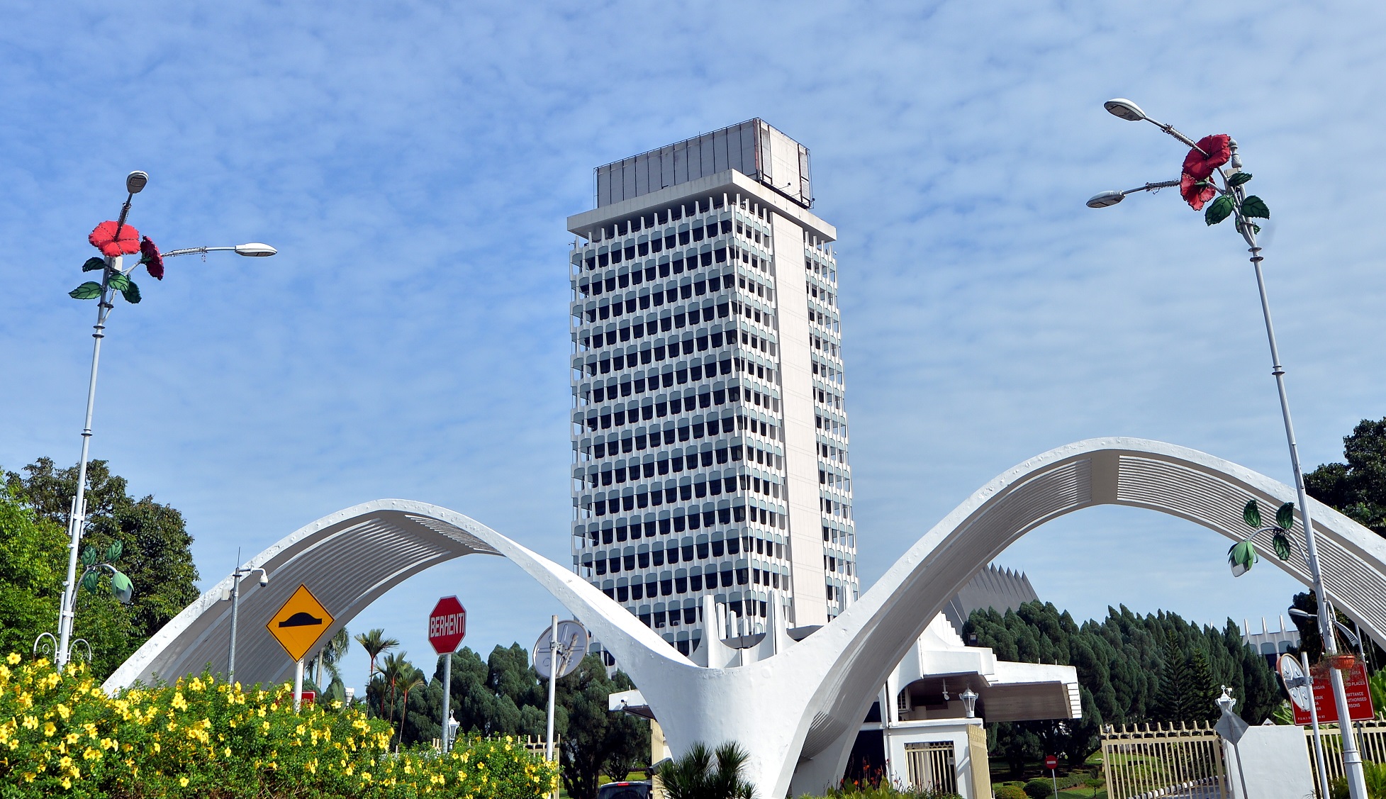 utu bangunankl007