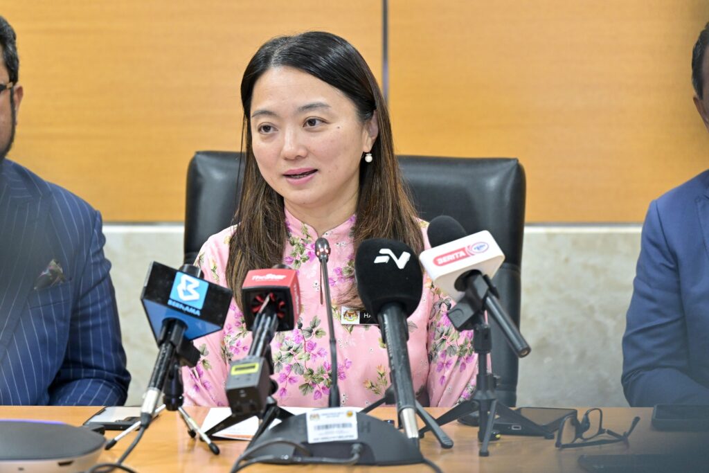 杨巧双出任联邦直辖区部长 首要任务透明治理改善民生