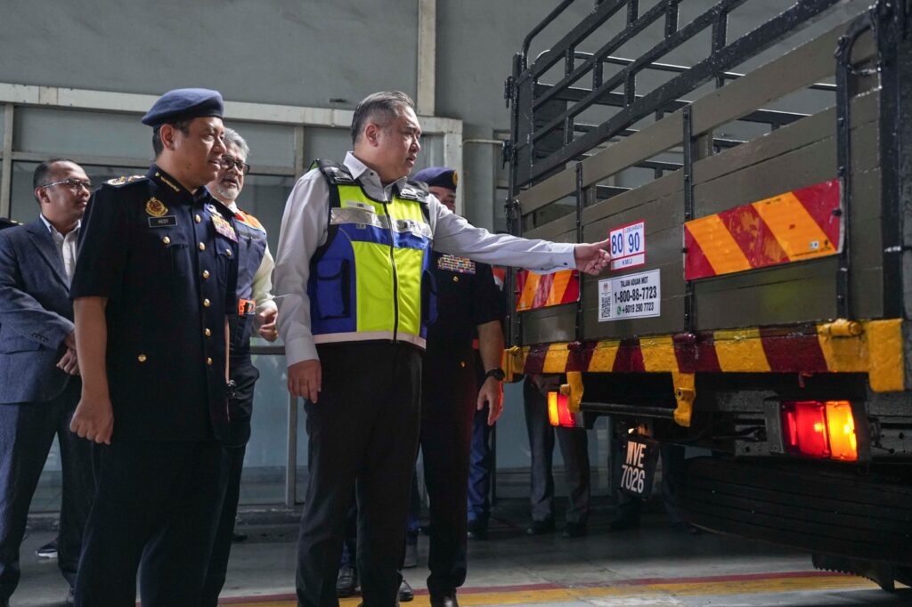 涉重型车辆致命事故減 陆兆福：严厉执法奏效