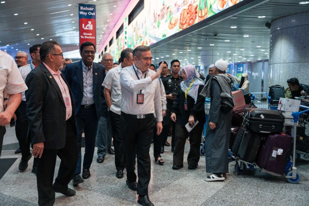 KLIA 1 试行无需申报绿色通道 陆兆福:缓解旅客入境拥堵问题