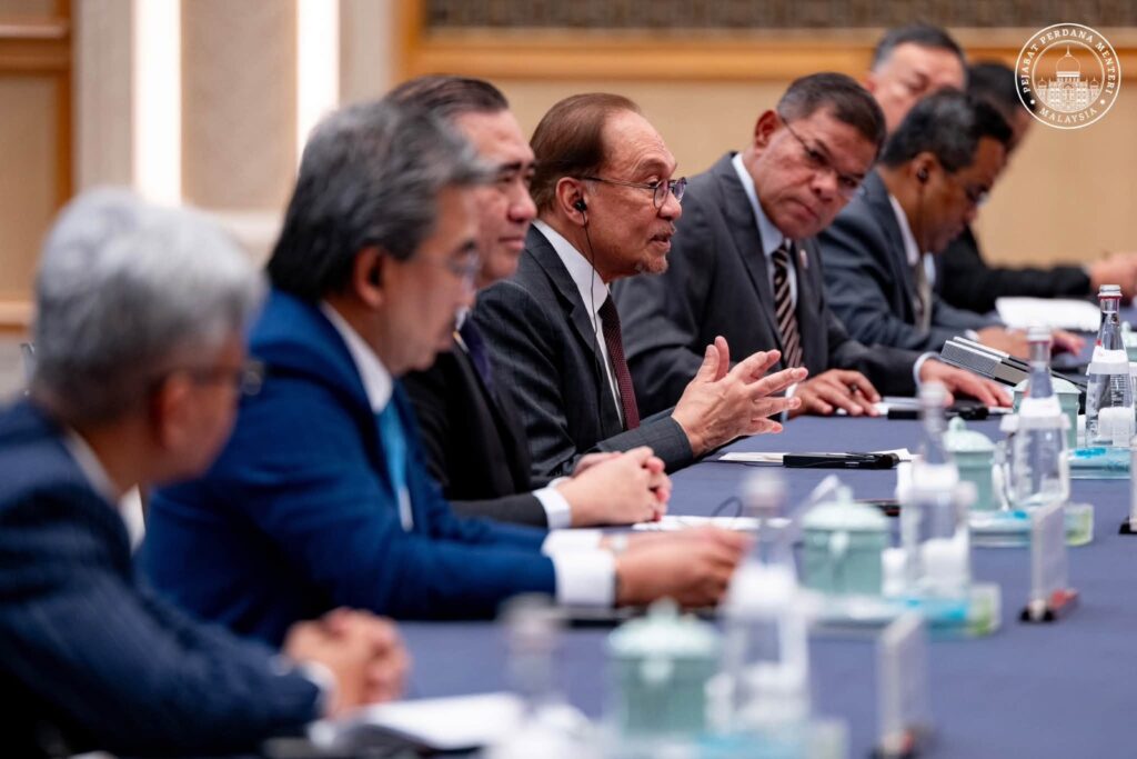 陆兆福随同安华会见李强总理 马中同意东铁延伸至兰斗班让