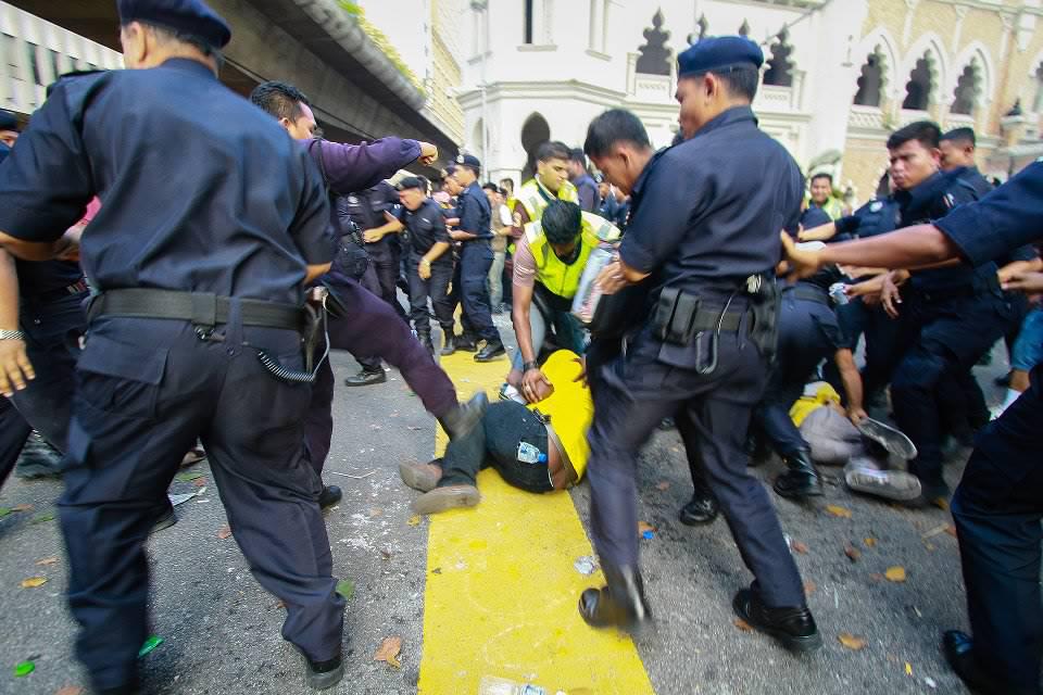keganasan-polis-BERSIH-3